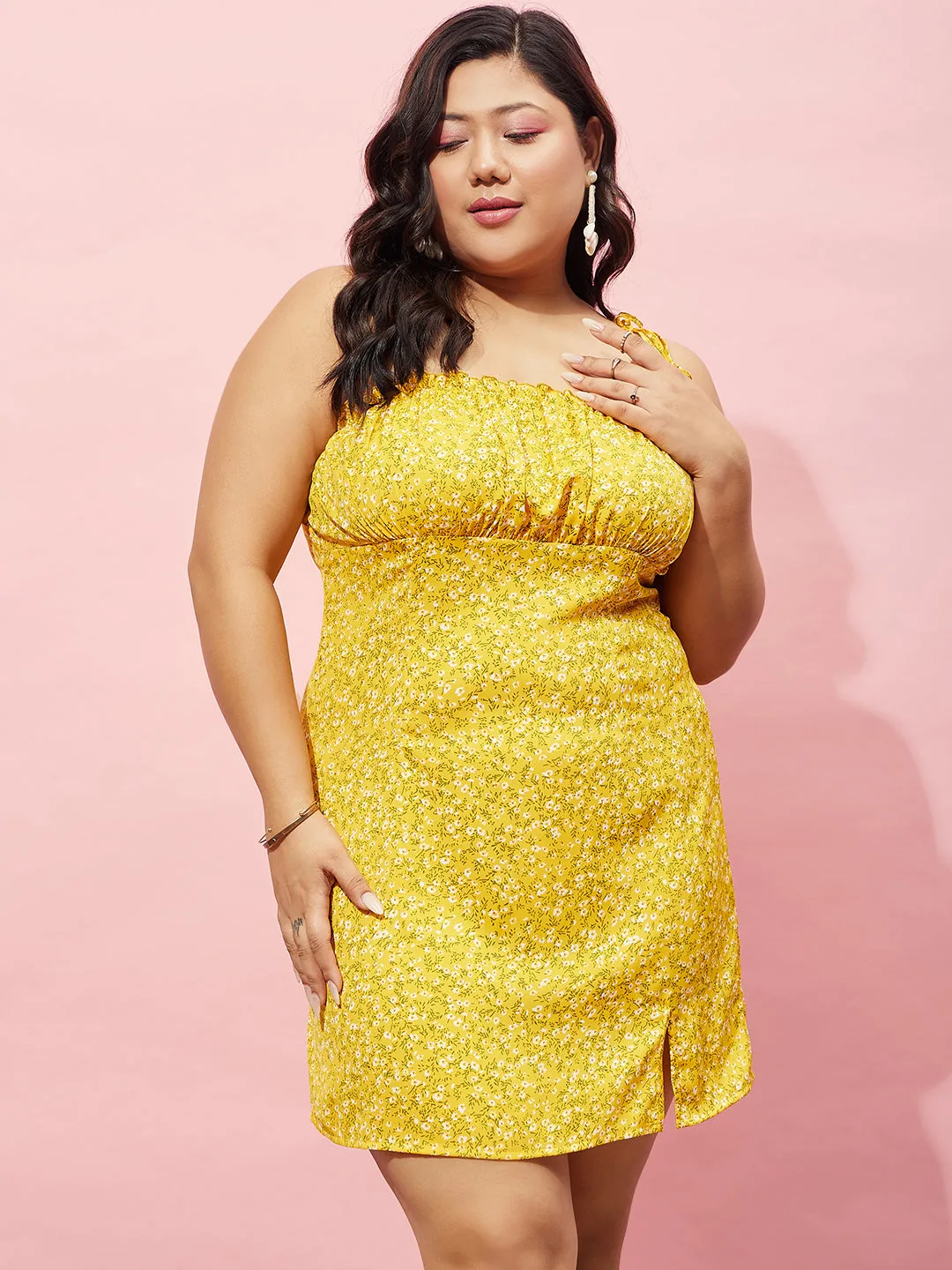 Berrylush Women Plus Size Yellow & White Floral Printed Square Neck Sleeveless Crepe Straight Hem A-Line Empire Mini Dress