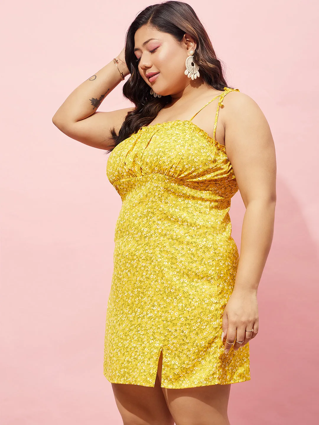 Berrylush Women Plus Size Yellow & White Floral Printed Square Neck Sleeveless Crepe Straight Hem A-Line Empire Mini Dress