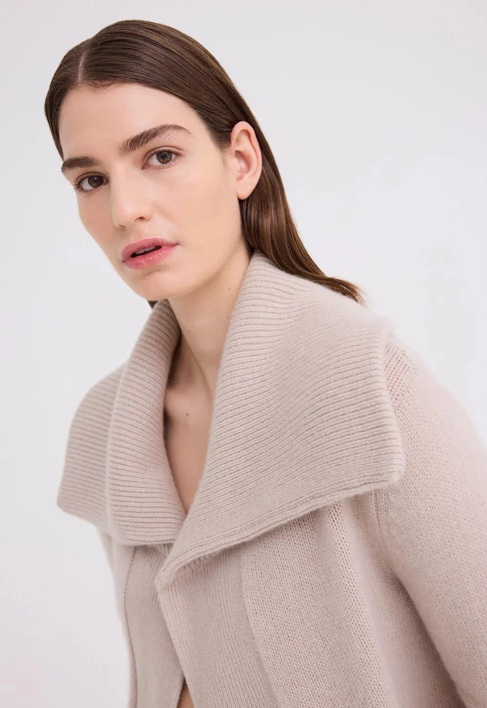 Saddle Cashmere Jacket in Flaxen Beige